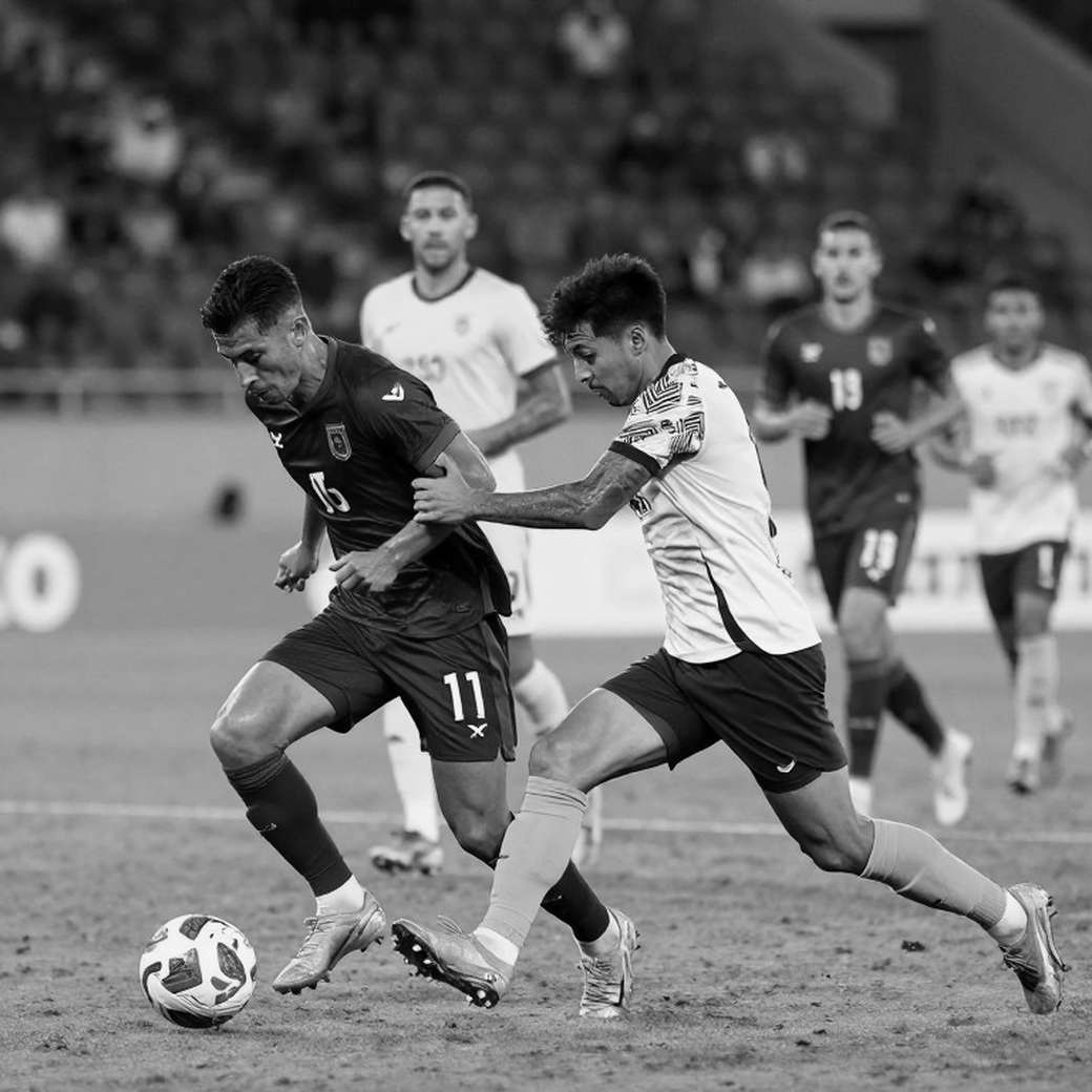 Persib Bandung Sebelum Persik: Sesi Bola Mati dan Logika Waktu yang Bekerja Melawan Mereka