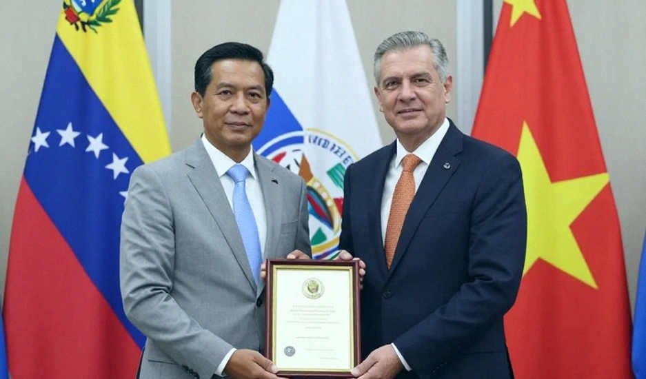 Phân tích không thể thực hiện do thông tin không đủ