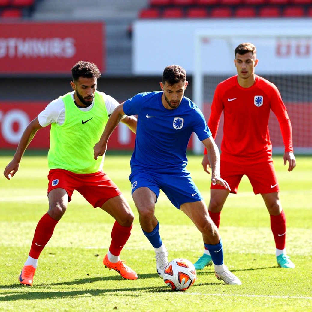 U21 Anh và bia ngắm ba lần liên tiếp: Lee Carsley chọn di sản thay vì ghế huấn luyện