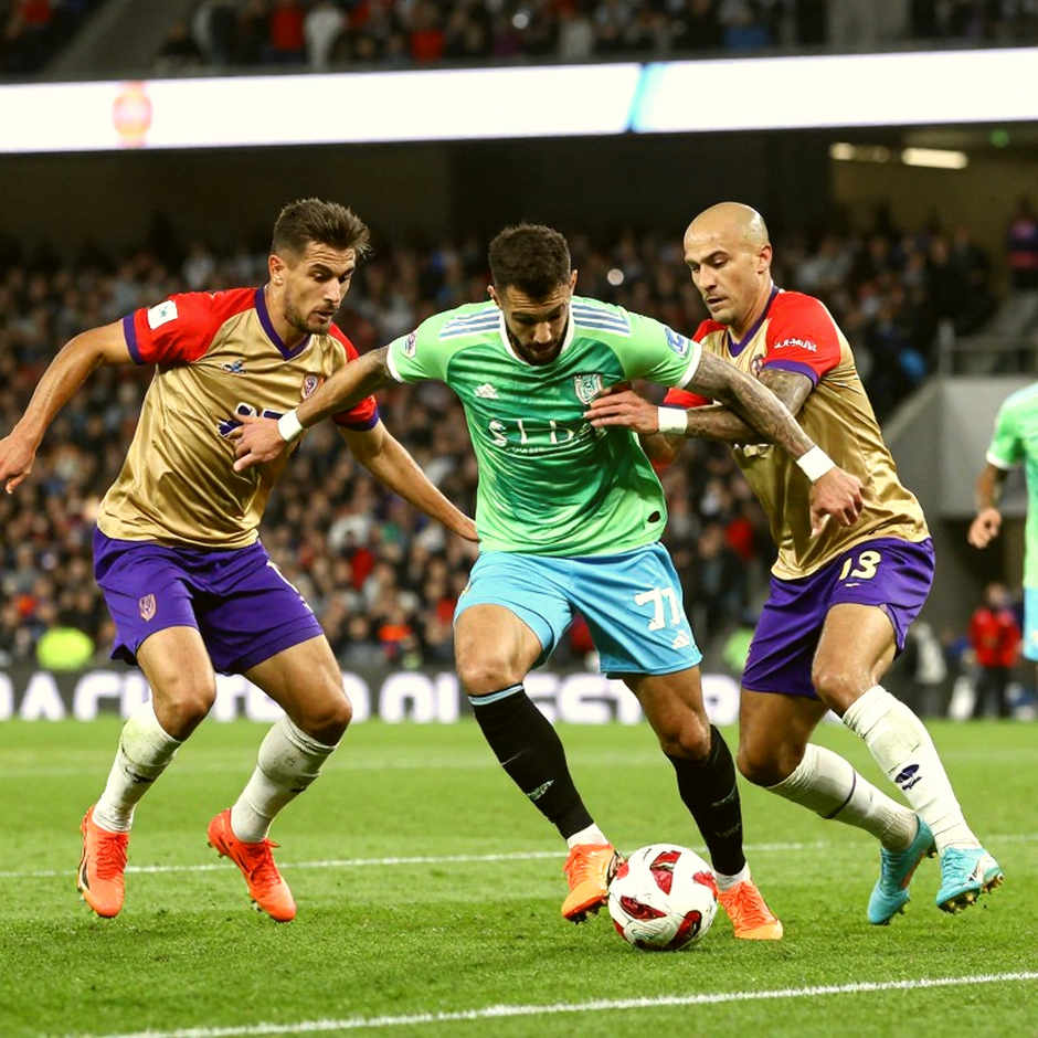 CAHN gặp Kashima Antlers: Khoảng cách giữa hai tuyến và giới hạn của sự nhẫn nhịn