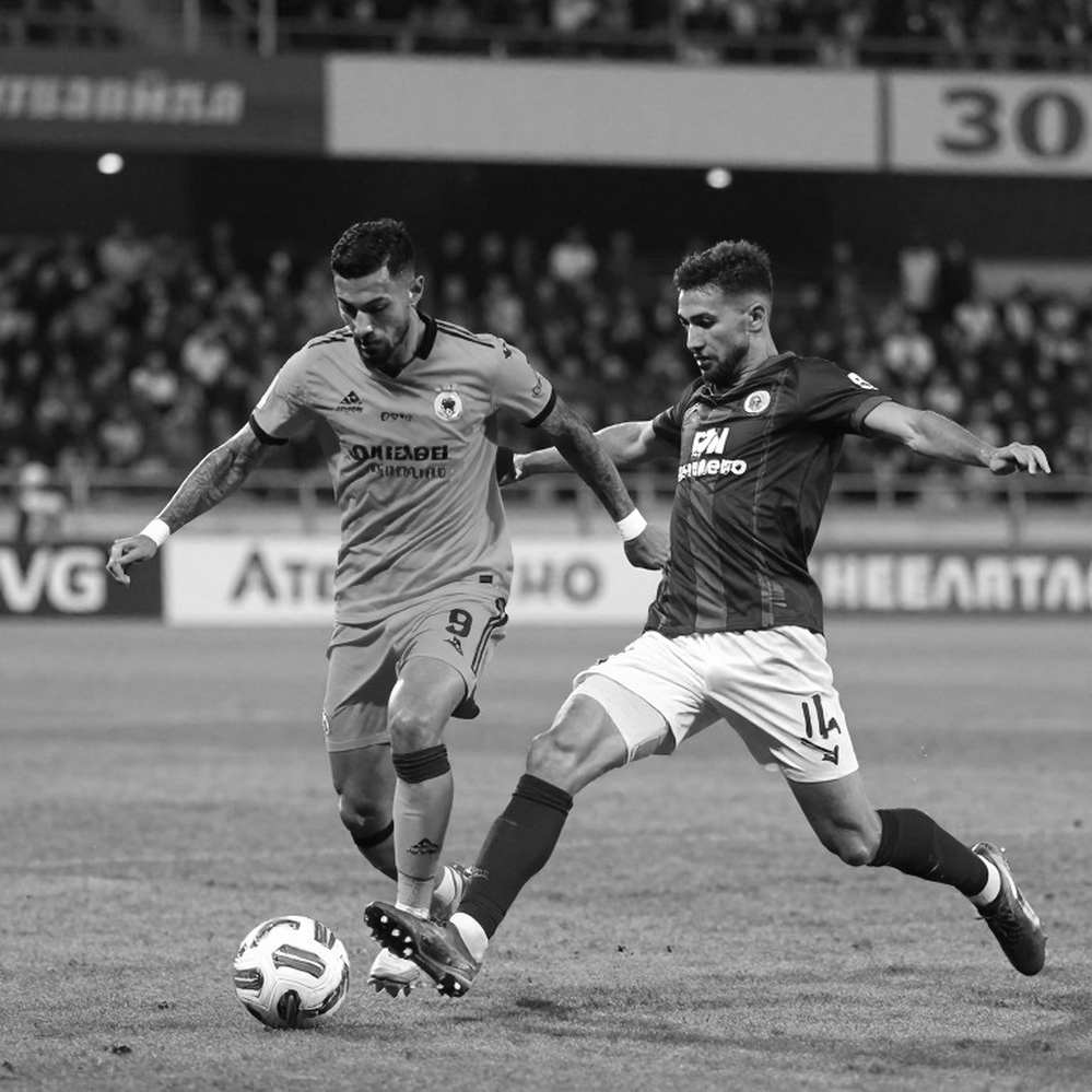 Chợ giữa mùa V.League 1: tờ séc, bản hợp đồng và những cái tên bị gạch