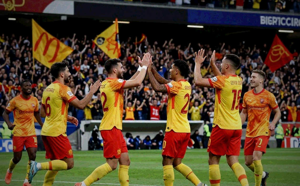 Arbeloa tố trọng tài “không muốn Man United thua” ở Fulham: cáo buộc nặng, bằng chứng mỏng Arbeloa tố trọng tài “không muốn Man United thua” ở Fulham: cáo buộc nặng, bằng chứng mỏng