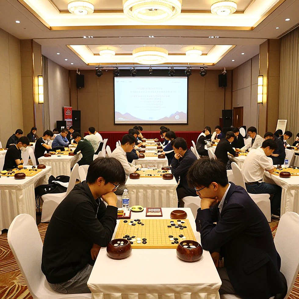 ChessBase và Kostya Kavutskiy: Cuộc đua thầm lặng của thị trường giáo trình cờ vua