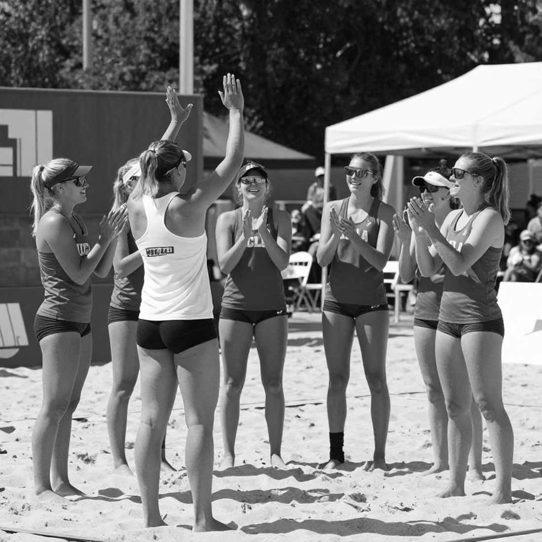 Cầu thủ trẻ 13 tuổi Qatar ghi 12 điểm với 5 block, Thái Lan đánh bại Qatar 3-0 tại Asian Volleyball Championship Cầu thủ trẻ 13 tuổi Qatar ghi 12 điểm với 5 block, Thái Lan đánh bại Qatar 3-0 tại Asian Volleyball Championship