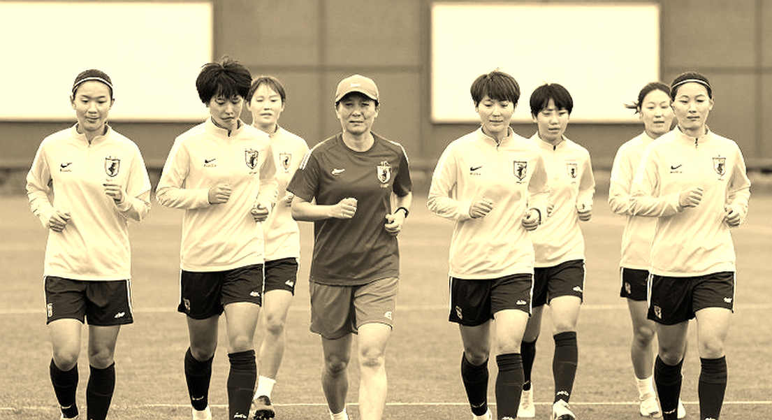 Armando González rời Chivas: Hệ thống hậu vệ biên kép và thứ bóng đá được tin là đủ