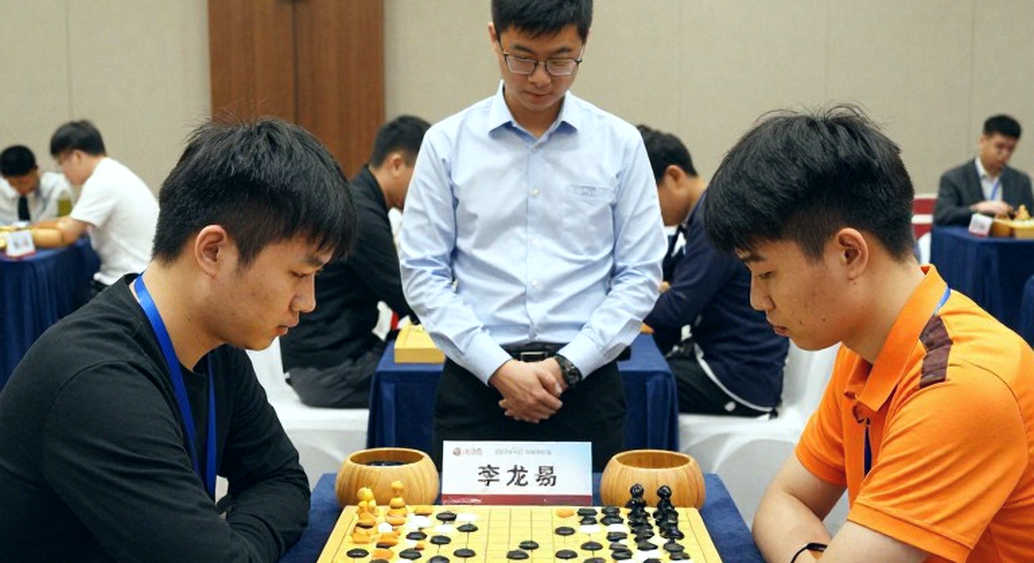 Gukesh vs Sindarov: Carlsen Names a Favourite Without a Single Number Gukesh vs Sindarov: Carlsen Names a Favourite Without a Single Number