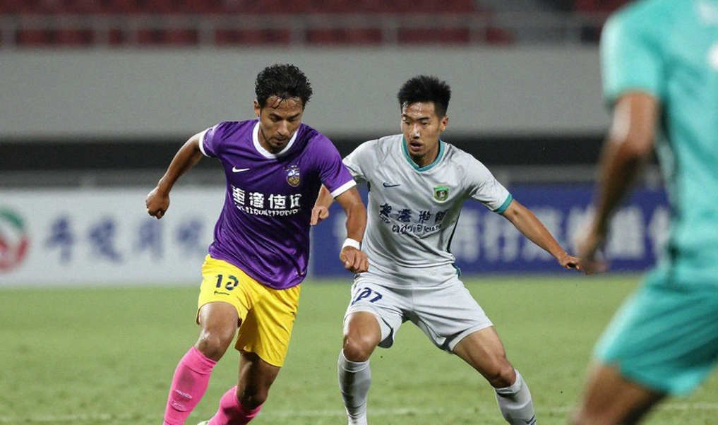 Nhịp trống V.League: Bóng đá Việt Nam giữa dòng tiền và khán đài