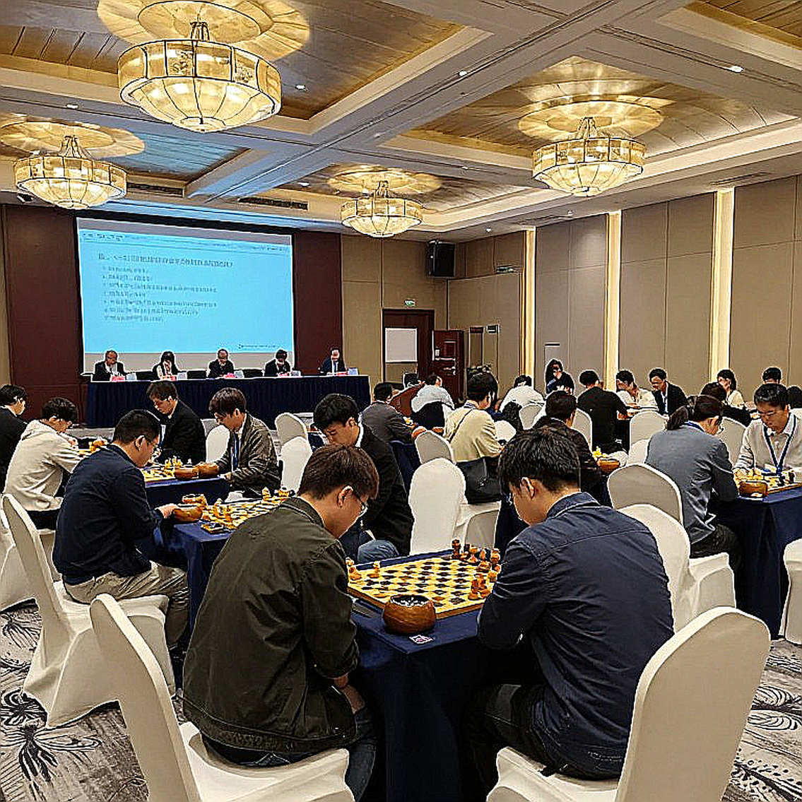 5.e5! Ở Samarkand: Jobava, Daniel King và cái bẫy không bao giờ cũ