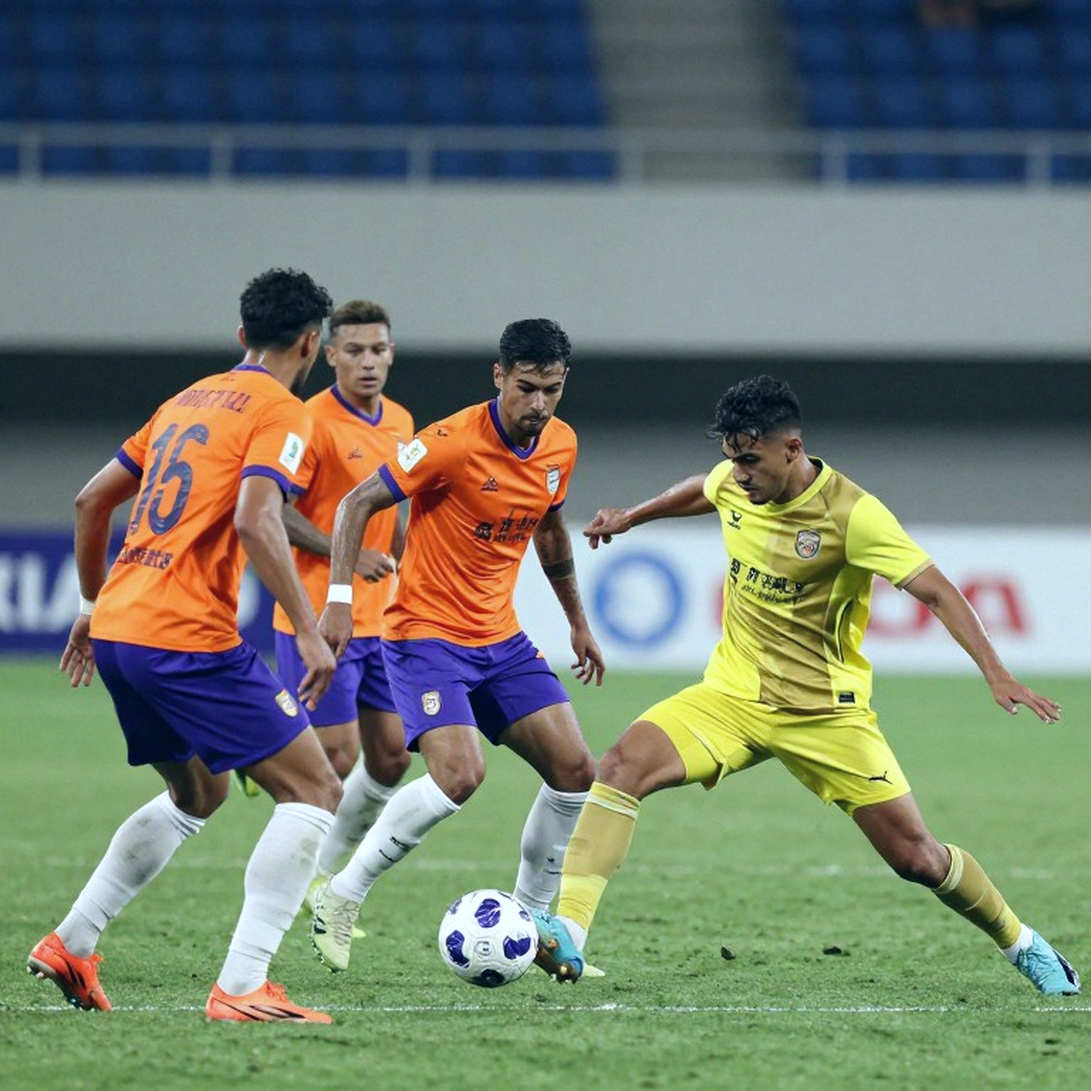 Việt Nam 4-2 Pakistan: Hiệp hai bùng nổ không xóa được vết nứt nơi hàng thủ Việt Nam 4-2 Pakistan: Hiệp hai bùng nổ không xóa được vết nứt nơi hàng thủ